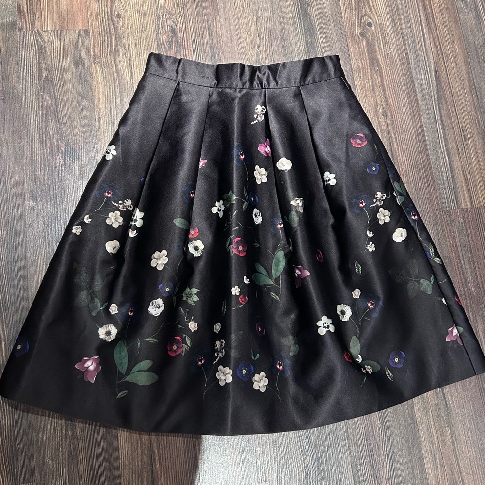 H&M Black Skirt with Floral Pattern